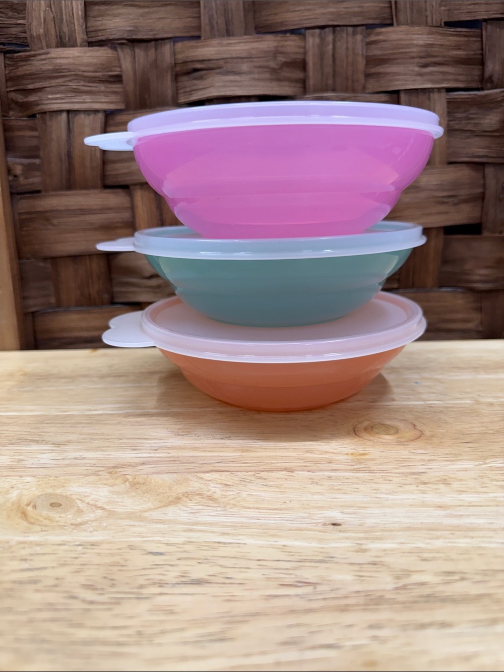 TUPPERWARE Big Wonders Cereal Bowls lot of 3